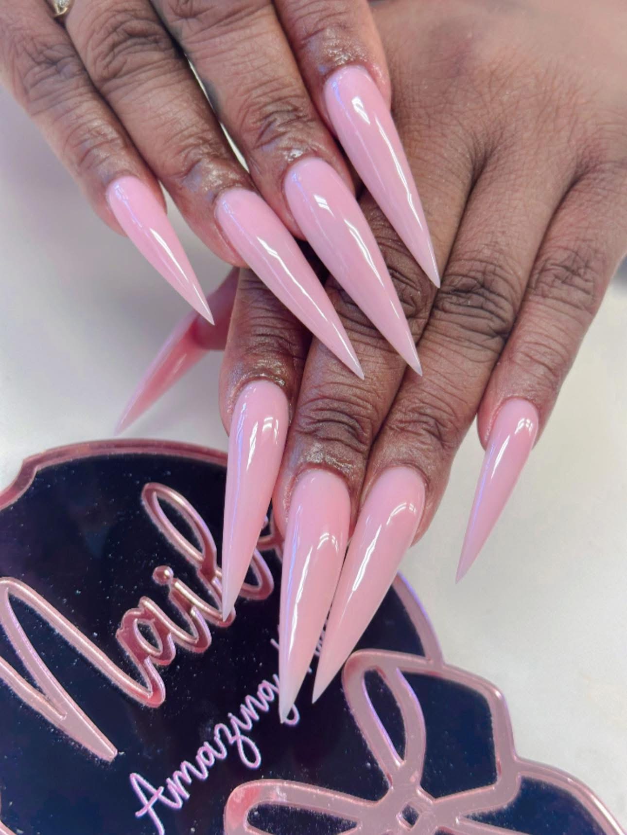 Amazing Nails logo